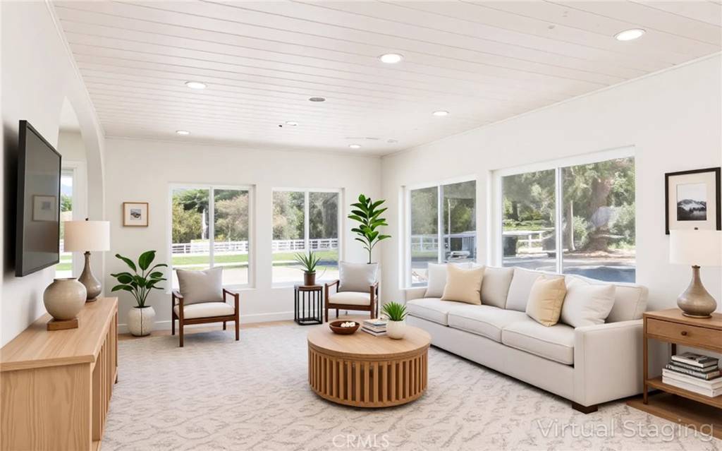 Newhall, CA 91321,16233 Placerita Canyon RD