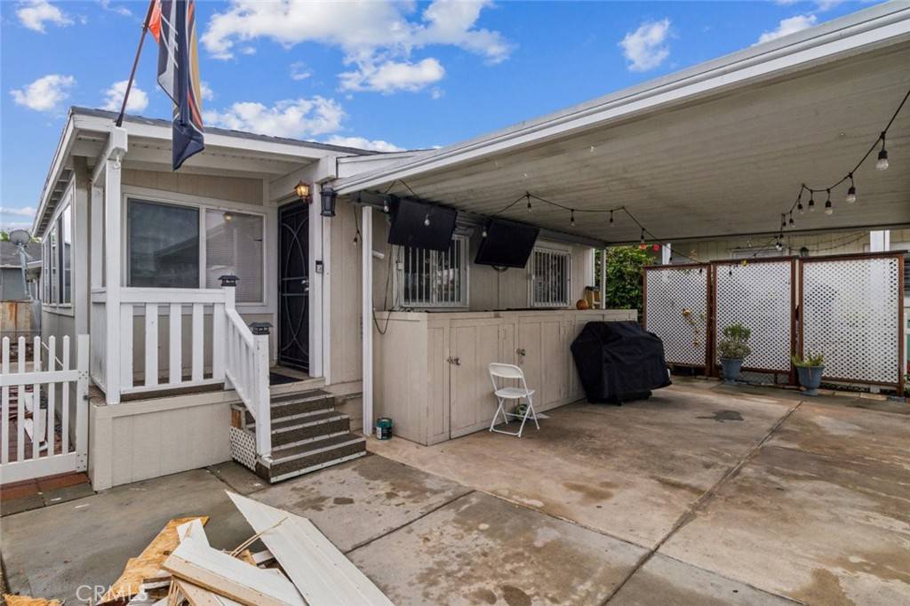 Fontana, CA 92335,8221 Ilex ST #10