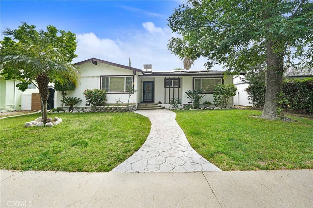 West Hills, CA 91307,6660 Woodlake AVE