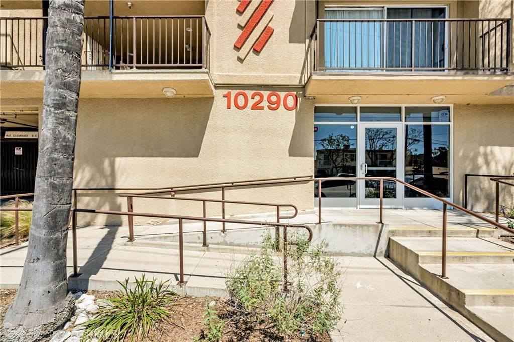 Tujunga, CA 91402,10290 Tujunga Canyon Blvd #102
