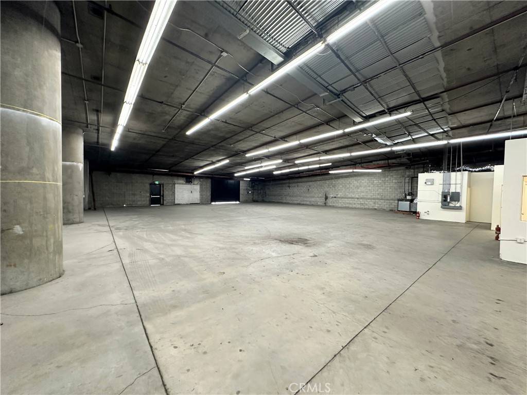 Los Angeles, CA 90021,1600 Naomi AVE