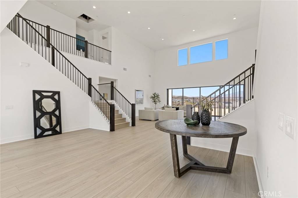 Valencia, CA 91354,24175 N Camino Cascada