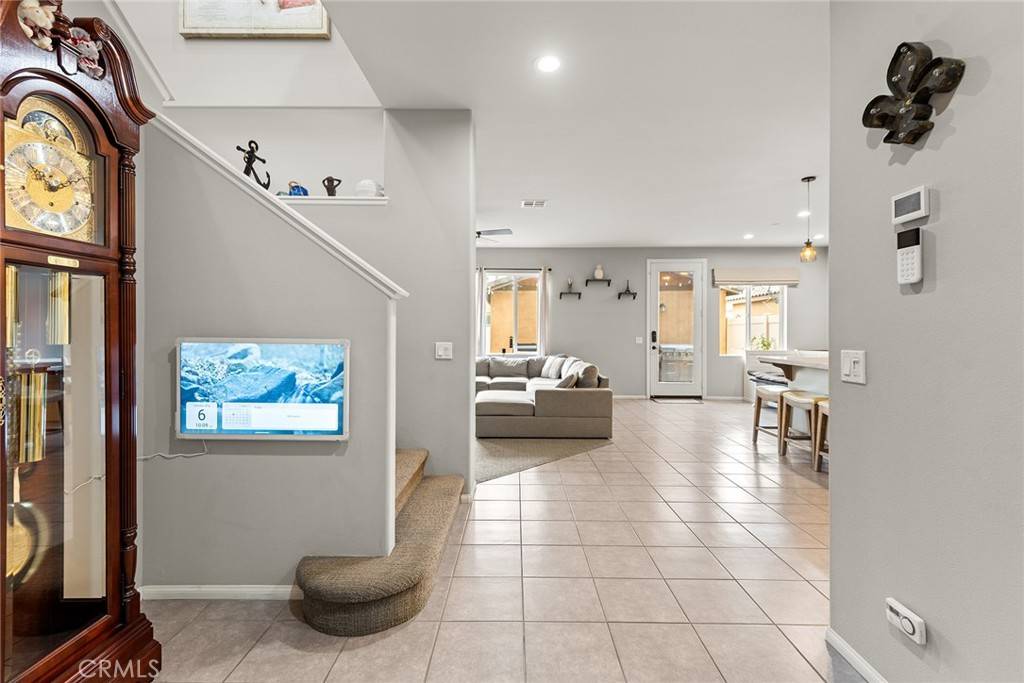 Oxnard, CA 93036,3511 Kings Canyon DR