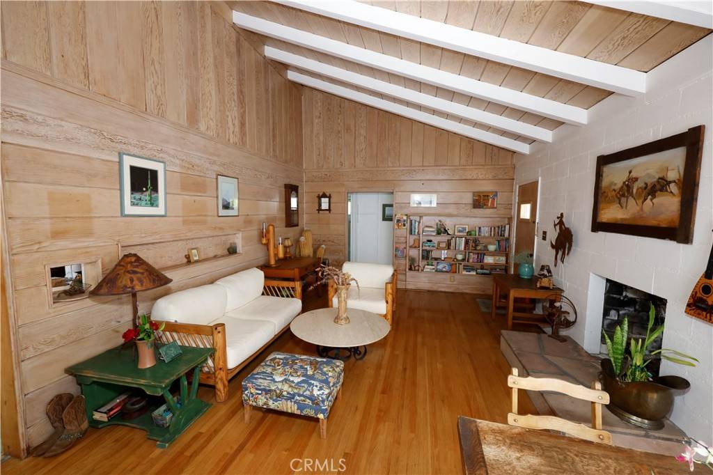Valley Glen, CA 91401,6441 Varna AVE