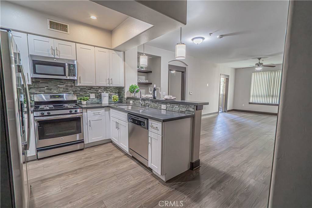 Valencia, CA 91355,24595 Town Center DR #3205