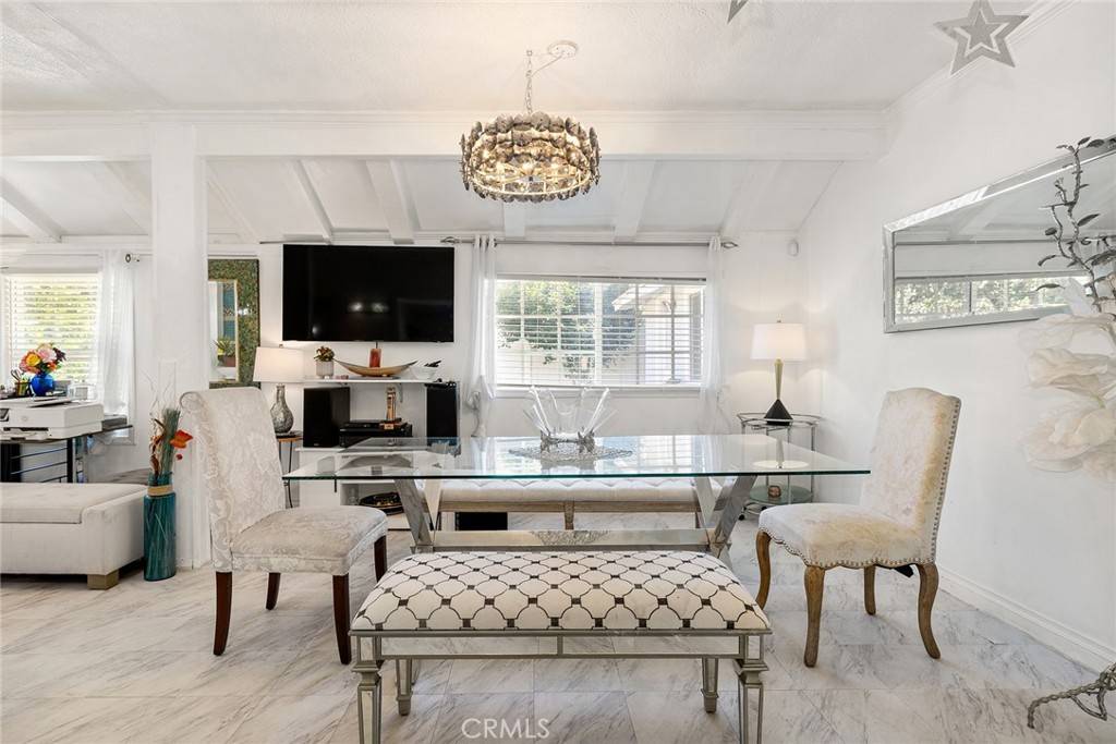 Lake Balboa, CA 91406,17600 Runnymede ST