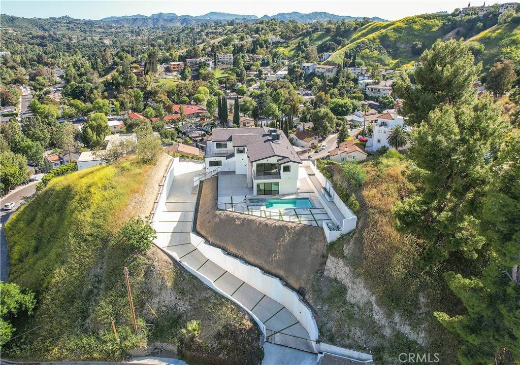 Woodland Hills, CA 91364,5099 Llano DR