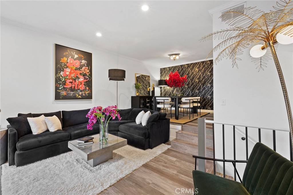 North Hollywood, CA 91601,5100 Riverton AVE #14
