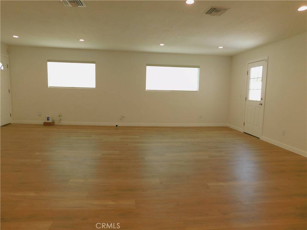 Reseda, CA 91335,19403 A Lanark ST