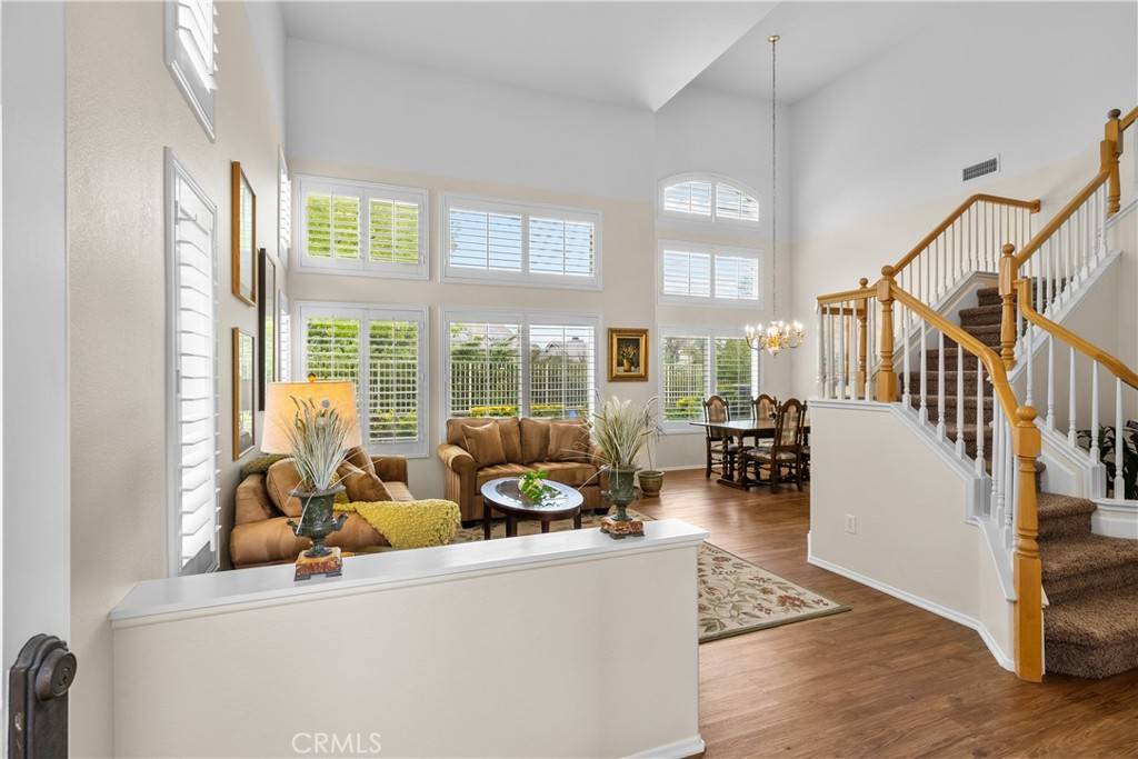 Valencia, CA 91354,27567 Courtview DR