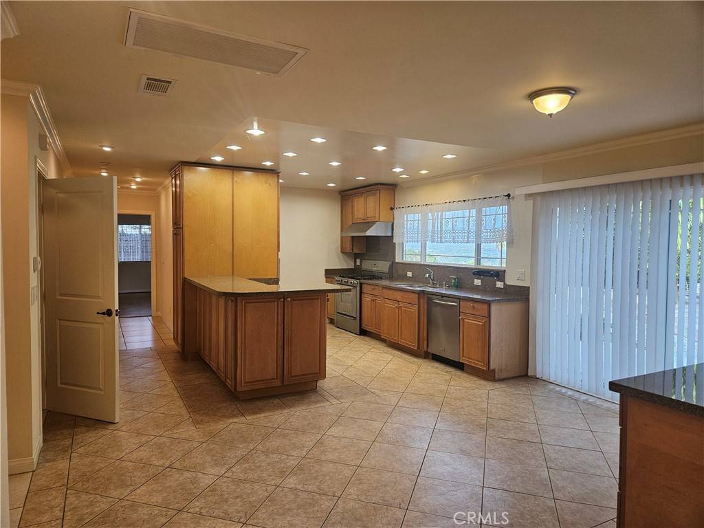 Tarzana, CA 91356,18310 Karen DR
