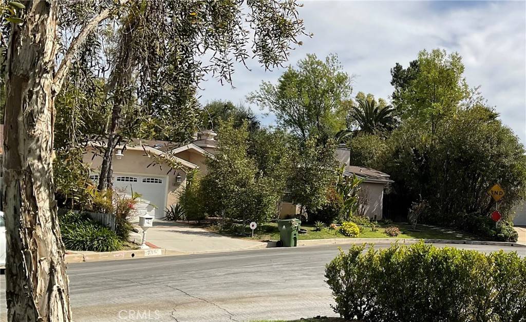 Tarzana, CA 91356,18310 Karen DR