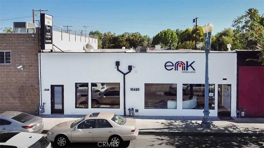 North Hollywood, CA 91601,10618 Magnolia BLVD