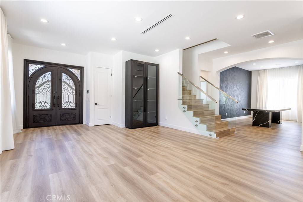 Canyon Country, CA 91387,17195 Summit Hills DR