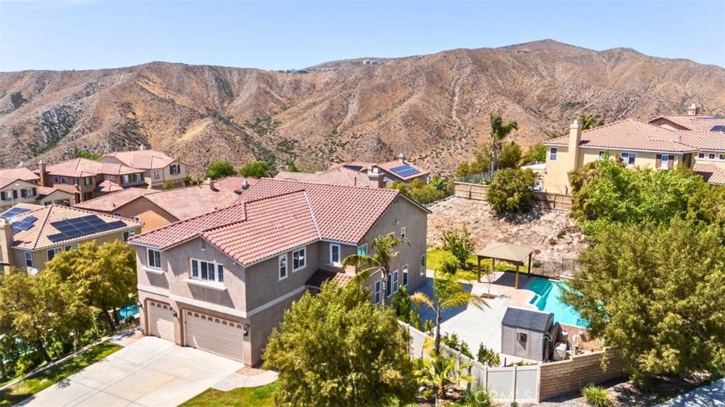 Canyon Country, CA 91387,17195 Summit Hills DR