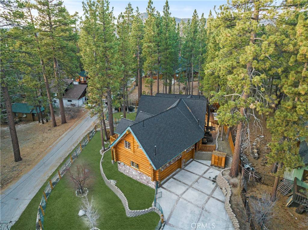 Big Bear Lake, CA 92315,39900 Forest Road
