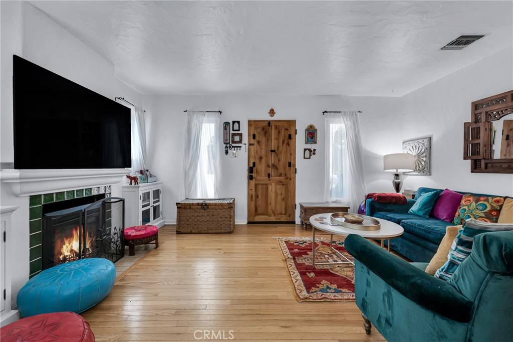 North Hollywood, CA 91601,5516 Willowcrest AVE