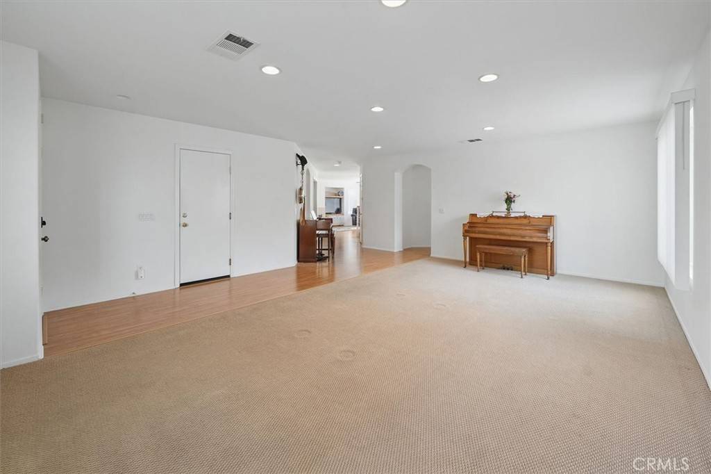 Saugus, CA 91390,28652 Deer Springs DR