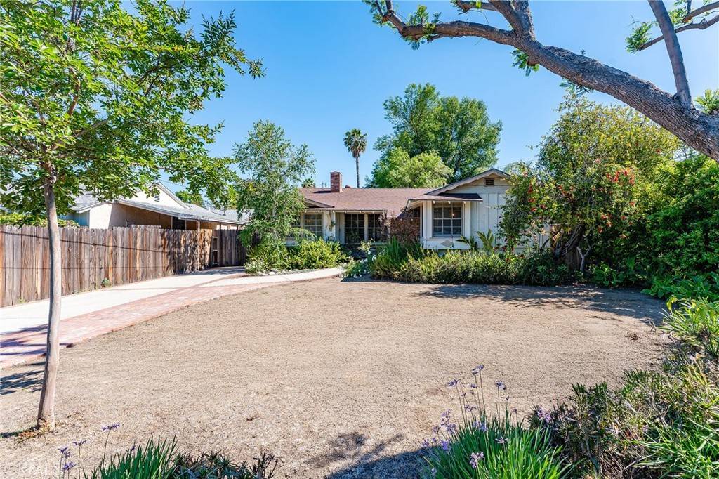 Woodland Hills, CA 91367,23046 Mariano ST
