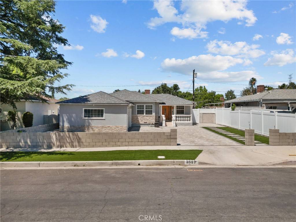 Northridge, CA 91324,8957 Eames AVE