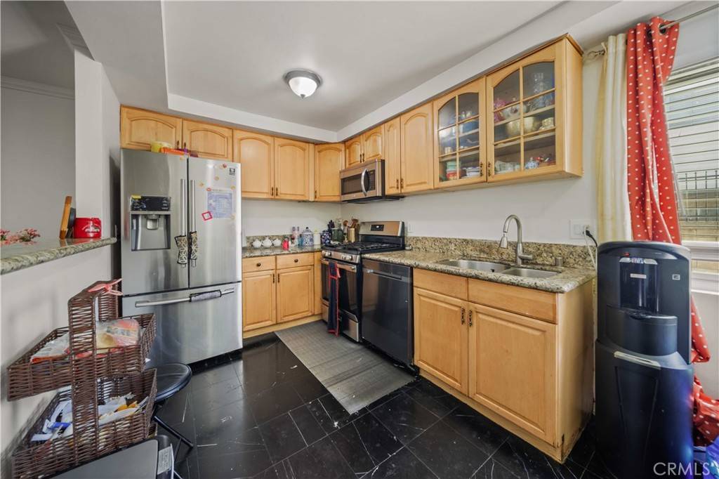 9051 Cedros AVE #5 Panorama City, CA 91402