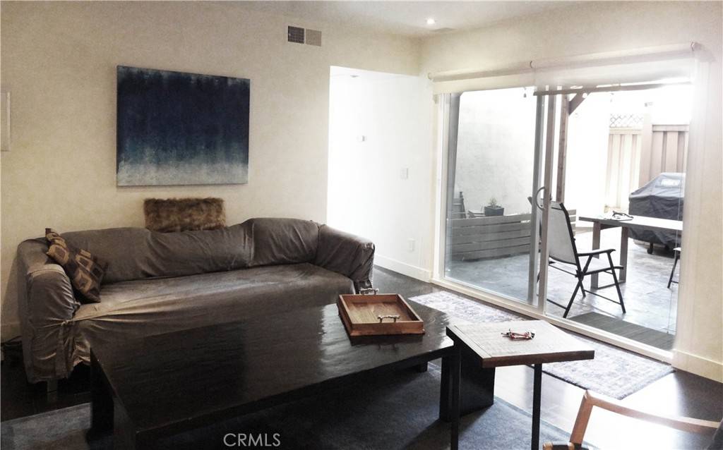 West Hollywood, CA 90069,1010 Palm AVE #109