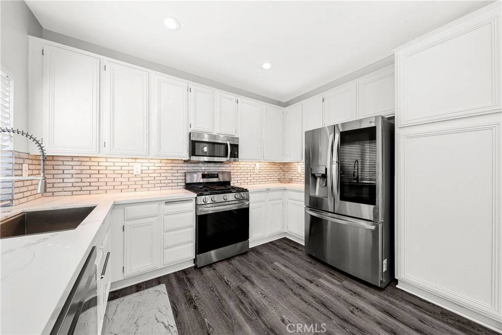 Saugus, CA 91350,20220 Arthur CT
