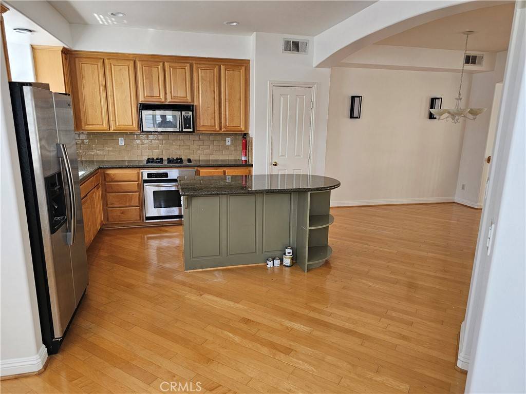 Burbank, CA 91505,4116 W Kling ST