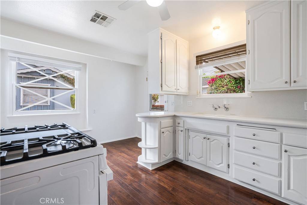 Woodland Hills, CA 91364,5213 Topanga Canyon BLVD