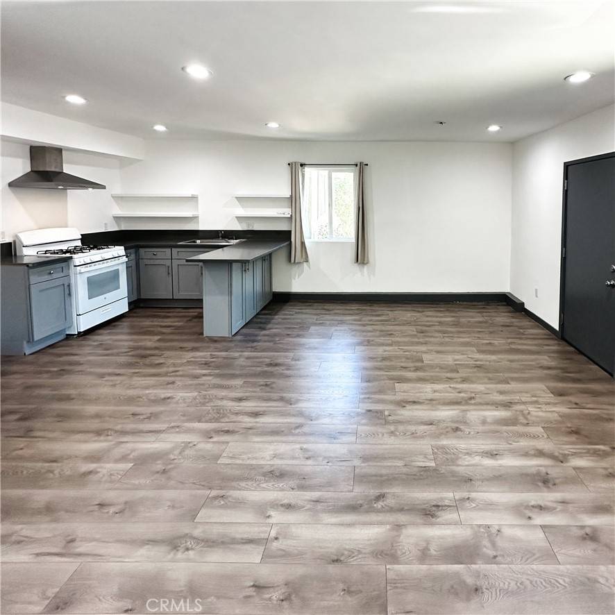 Palmdale, CA 93550,38633 28th St E