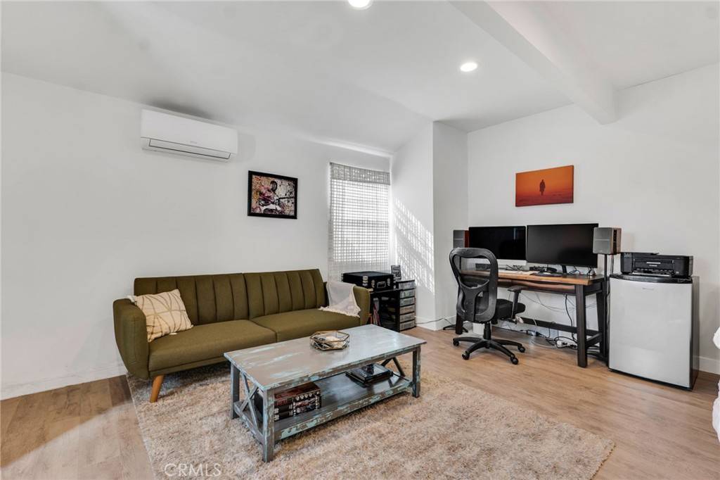 Reseda, CA 91335,7037 Tunney AVE