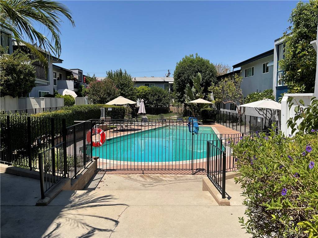 North Hollywood, CA 91606,6301 Coldwater Canyon AVE #13
