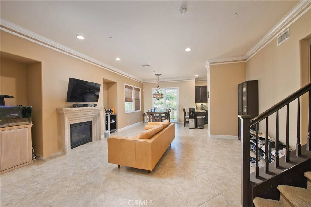 Chatsworth, CA 91311,21953 Bella Vista PL