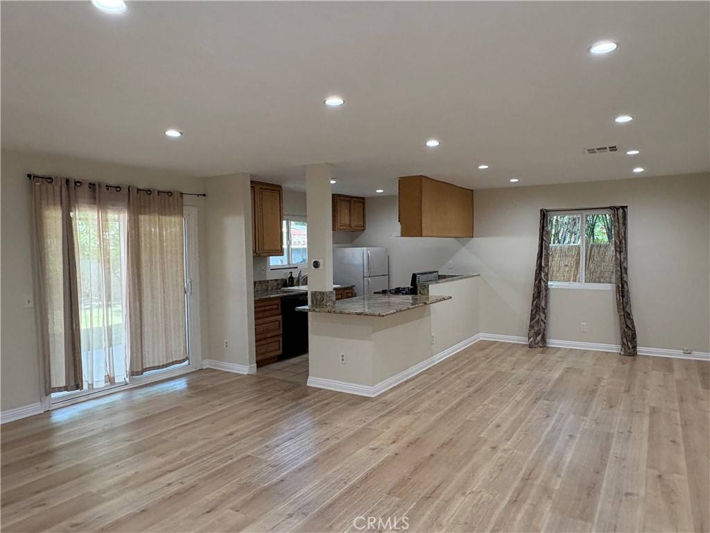 Van Nuys, CA 91406,7818 Amestoy AVE