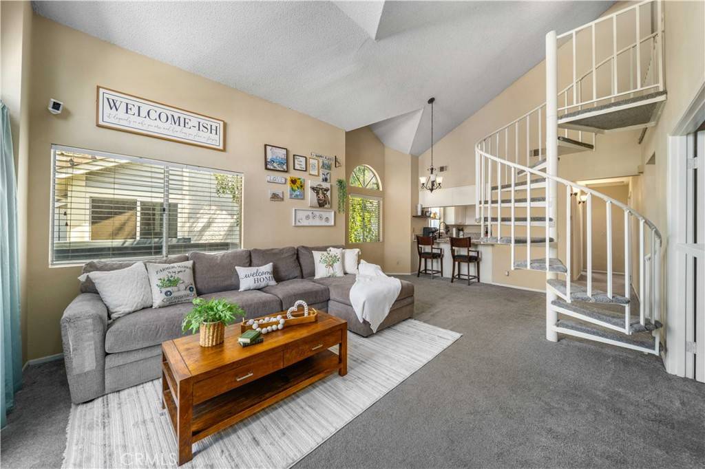 Canyon Country, CA 91351,26972 Flo LN #306