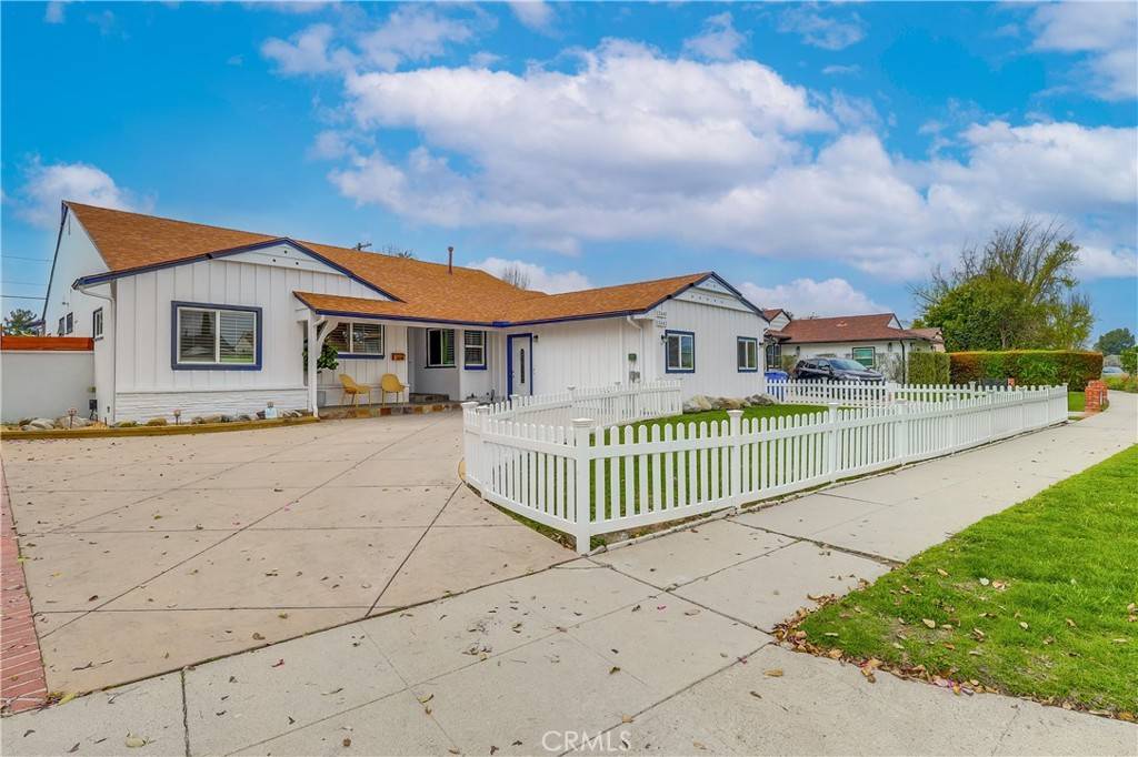 Valley Village, CA 91607,12640 Albers ST