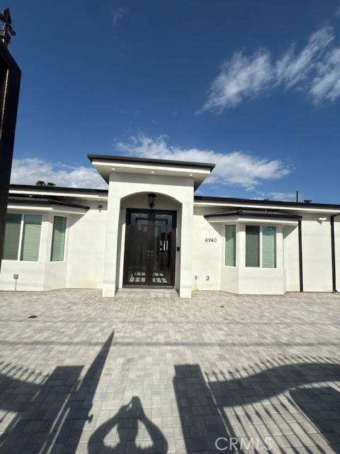 North Hollywood, CA 91605,6940 longridge AVE