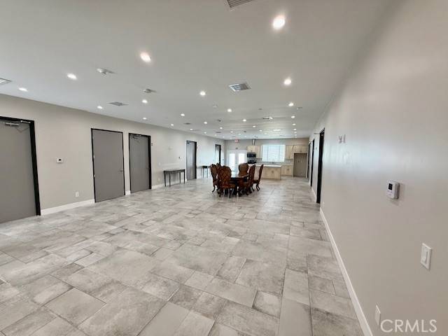 North Hollywood, CA 91605,6940 longridge AVE