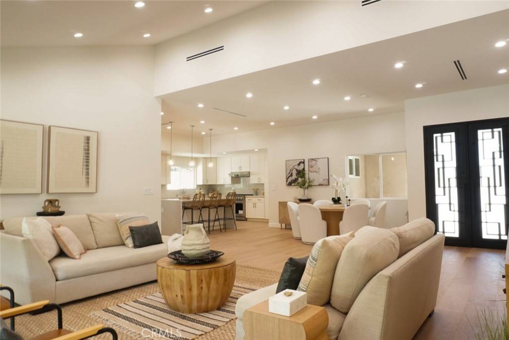 Northridge, CA 91325,17063 Knapp ST