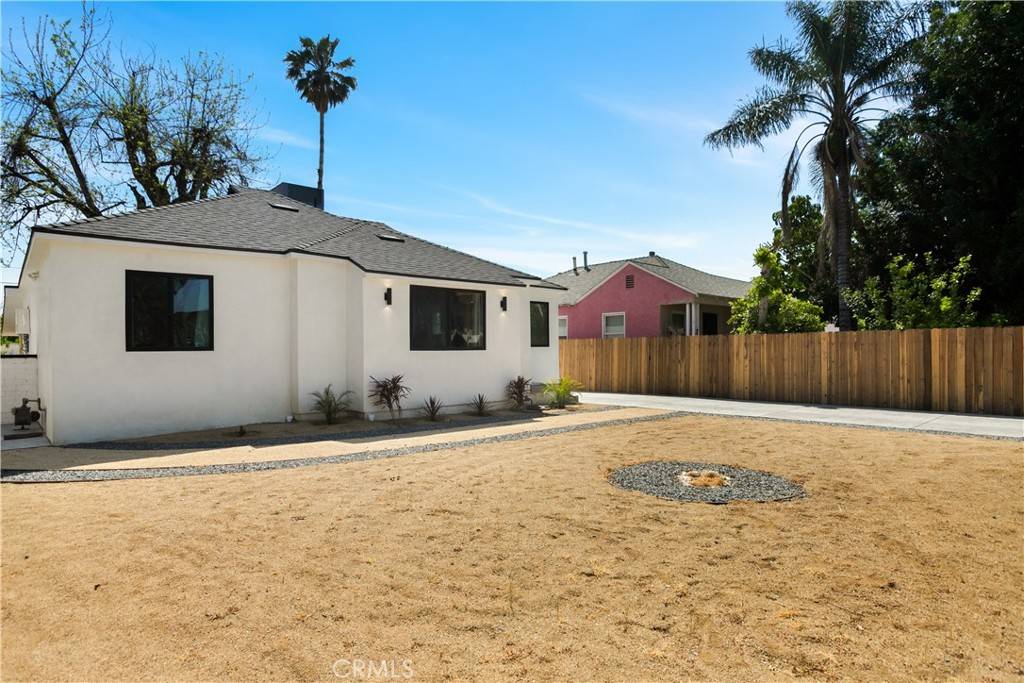 Reseda, CA 91335,6916 Etiwanda AVE