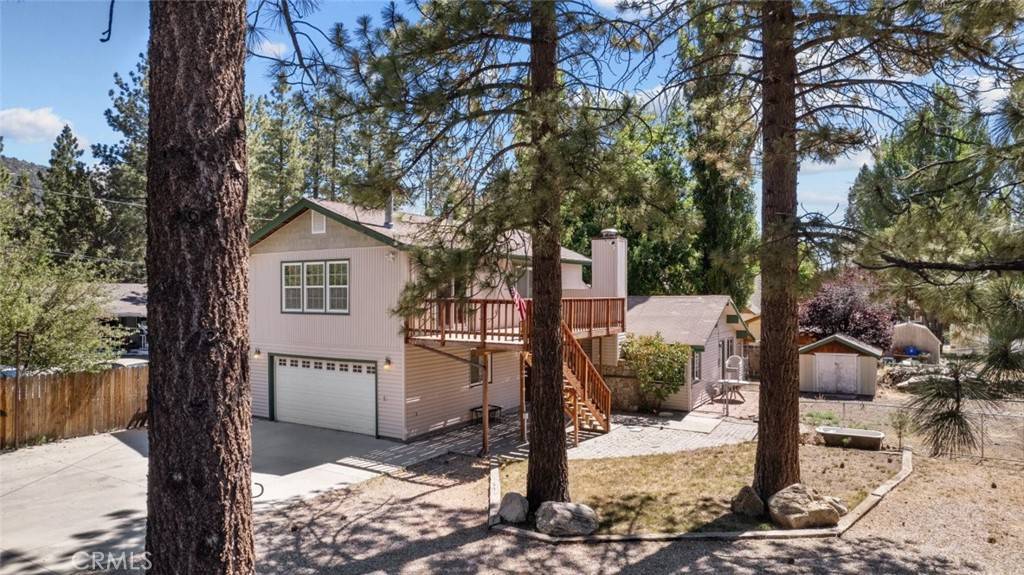 Big Bear City, CA 92314,924 Greenway DR