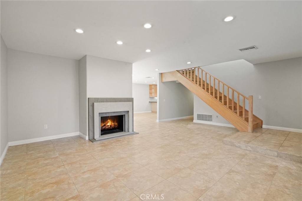 Encino, CA 91316,6215 Hesperia AVE