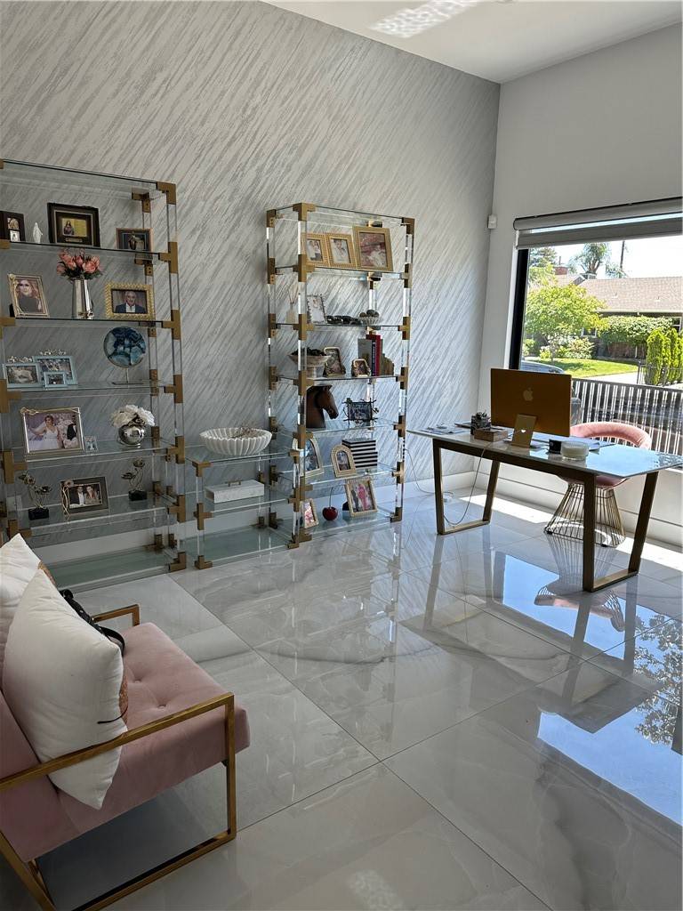 Valley Village, CA 91607,12815 Martha ST