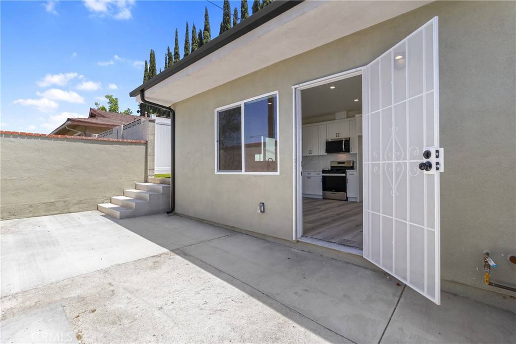 Northridge, CA 91324,8538 Tampa AVE