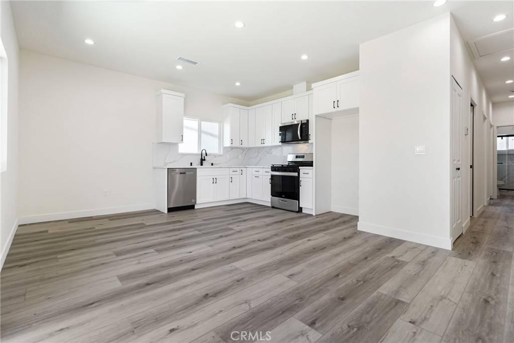 Northridge, CA 91324,8538 Tampa AVE