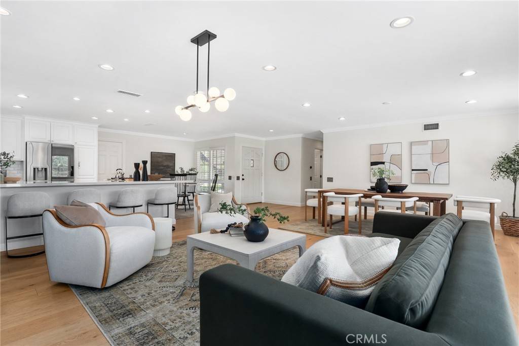 Calabasas, CA 91302,5839 Parkmor RD