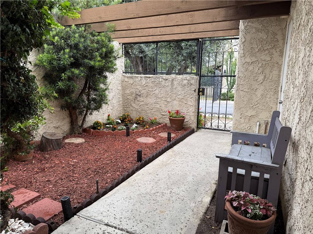 Panorama City, CA 91402,9025 Willis AVE #141