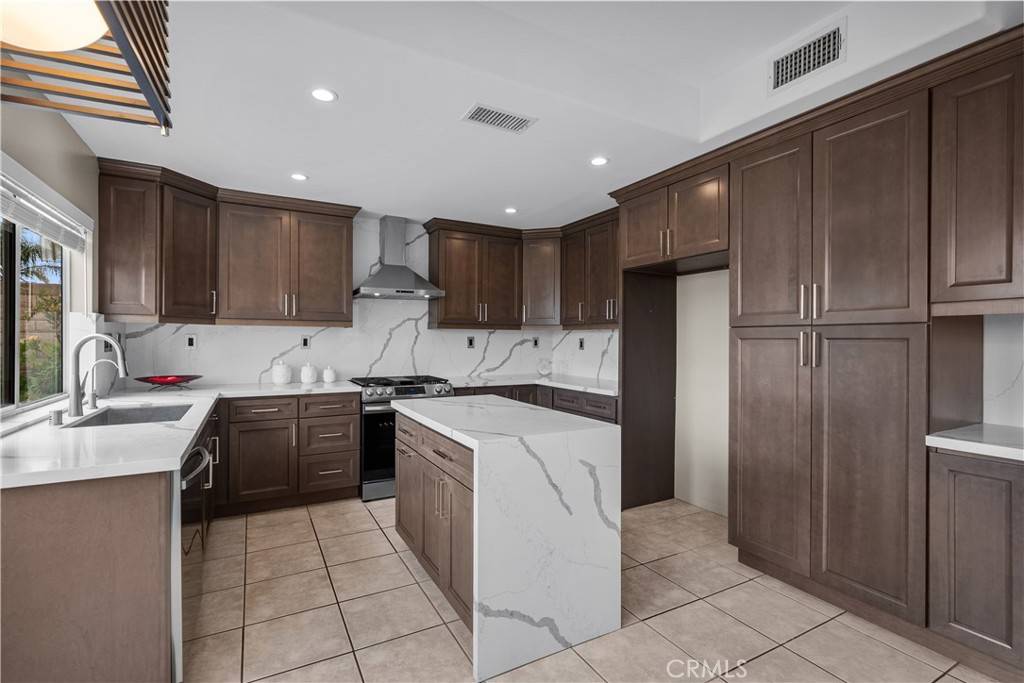 Porter Ranch, CA 91326,19752 Sierra Meadows LN