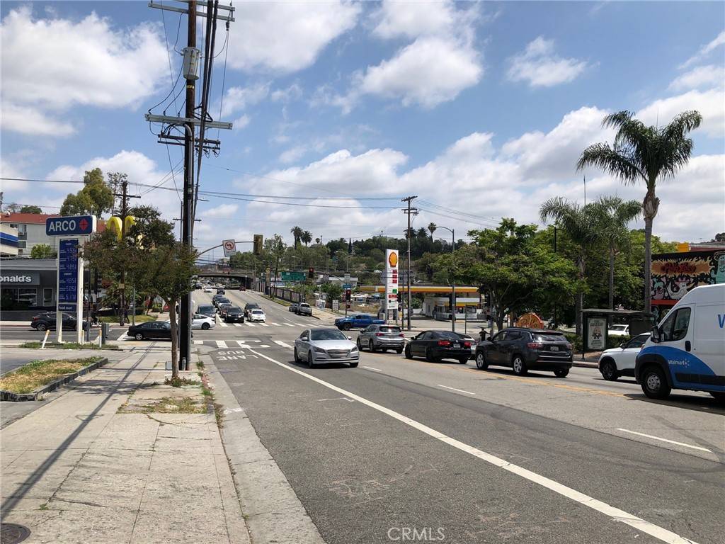 Los Angeles, CA 90026,2106 West Temple St