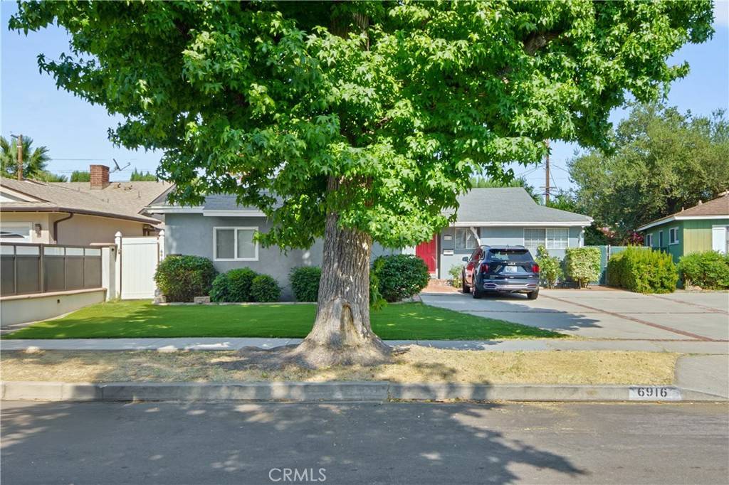 Reseda, CA 91335,6916 Claire AVE